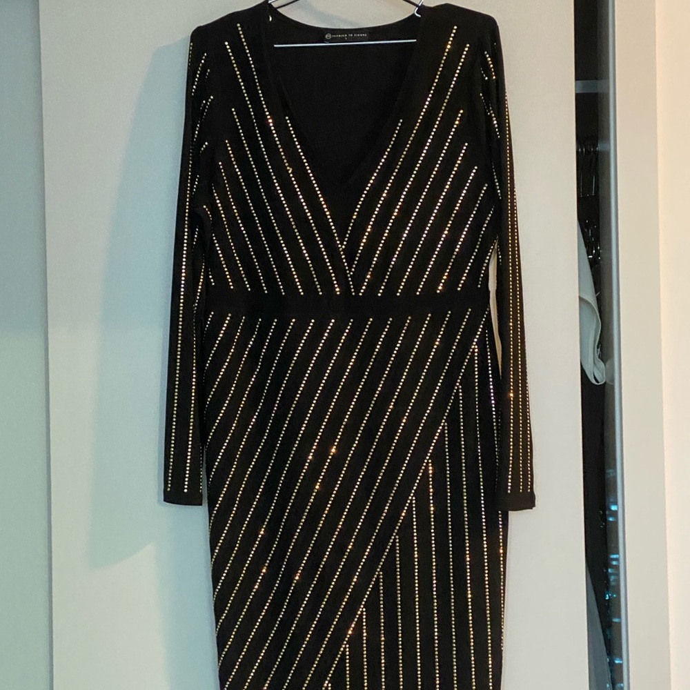 Long Sleeve, NEVER WORN. black with gold